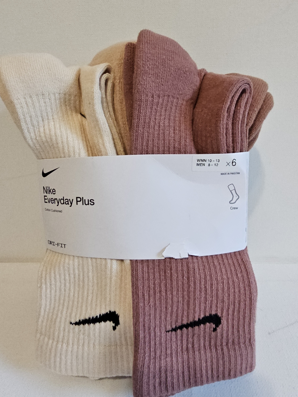 Nike Everyday Plus Crew Socks in Cream and Mauve (6-Pack) W10-13 Or M8-12